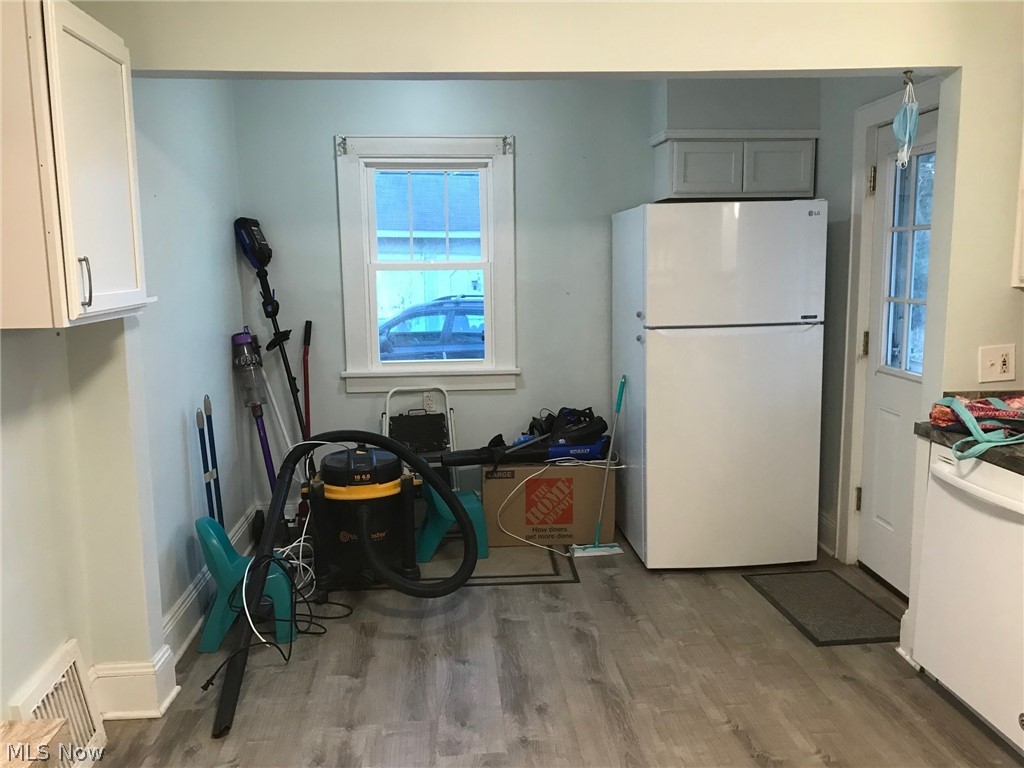 3352 Wadsworth Road Norton, OH 44203 - Photo 12 of 33 Eating area - newer access door
