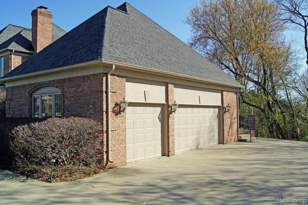 1812 Fox Run Rochester Hills, MI 48306 - Photo 6 of 48
