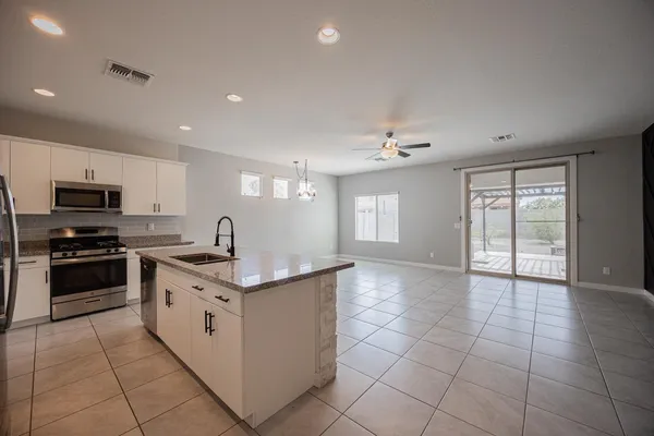 $1,895 | 42381 West Mira Court, Maricopa, AZ 85138