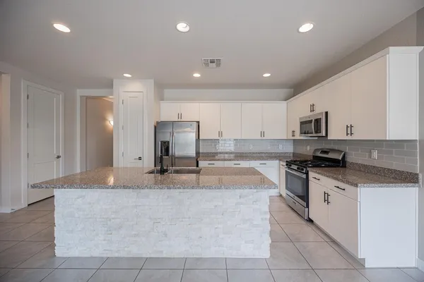 $1,995 | 42381 West Mira Court, Maricopa, AZ 85138