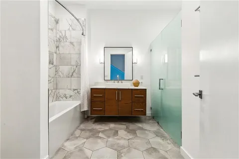 $949,000 | 618 North Rampart Street, Unit 203, New Orleans, LA 70112