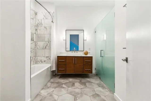 $949,000 | 618 North Rampart Street, Unit 203, New Orleans, LA 70112