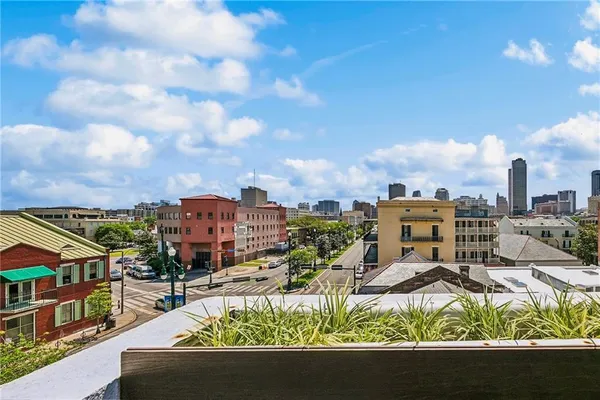 $949,000 | 618 North Rampart Street, Unit 203, New Orleans, LA 70112