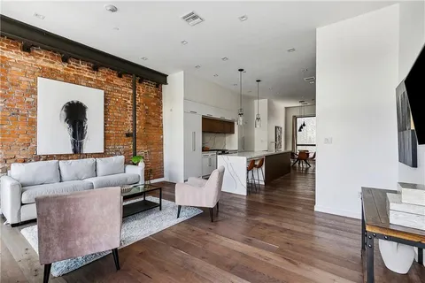 $949,000 | 618 North Rampart Street, Unit 203, New Orleans, LA 70112