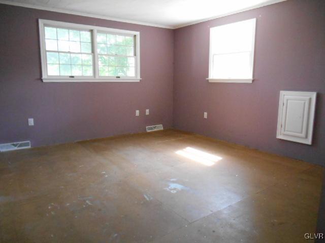 277 Henry Road Nazareth, PA 18064 - Photo 11 of 14 an empty room with a window