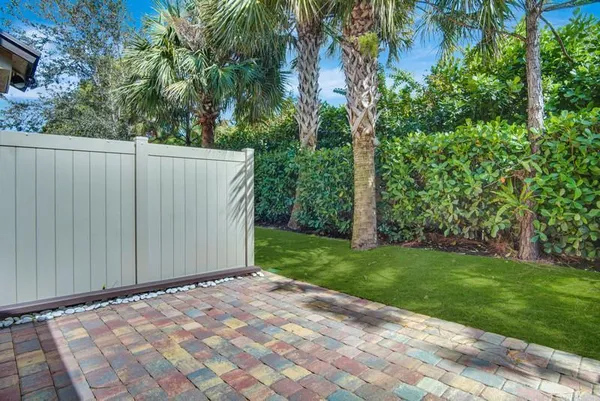 $3,000 | 2374 Post Street, Palm Springs, FL 33406