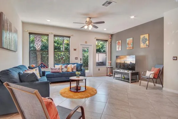 $3,000 | 2374 Post Street, Palm Springs, FL 33406