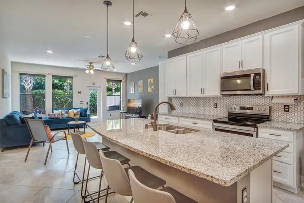 $3,000 | 2374 Post Street, Palm Springs, FL 33406