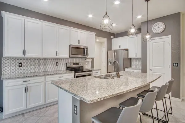 $3,000 | 2374 Post Street, Palm Springs, FL 33406