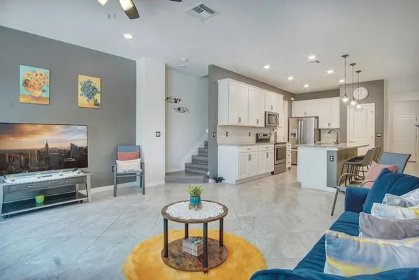 $3,000 | 2374 Post Street, Palm Springs, FL 33406