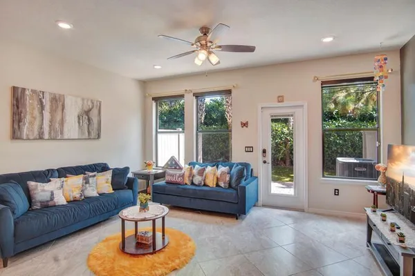 $3,000 | 2374 Post Street, Palm Springs, FL 33406