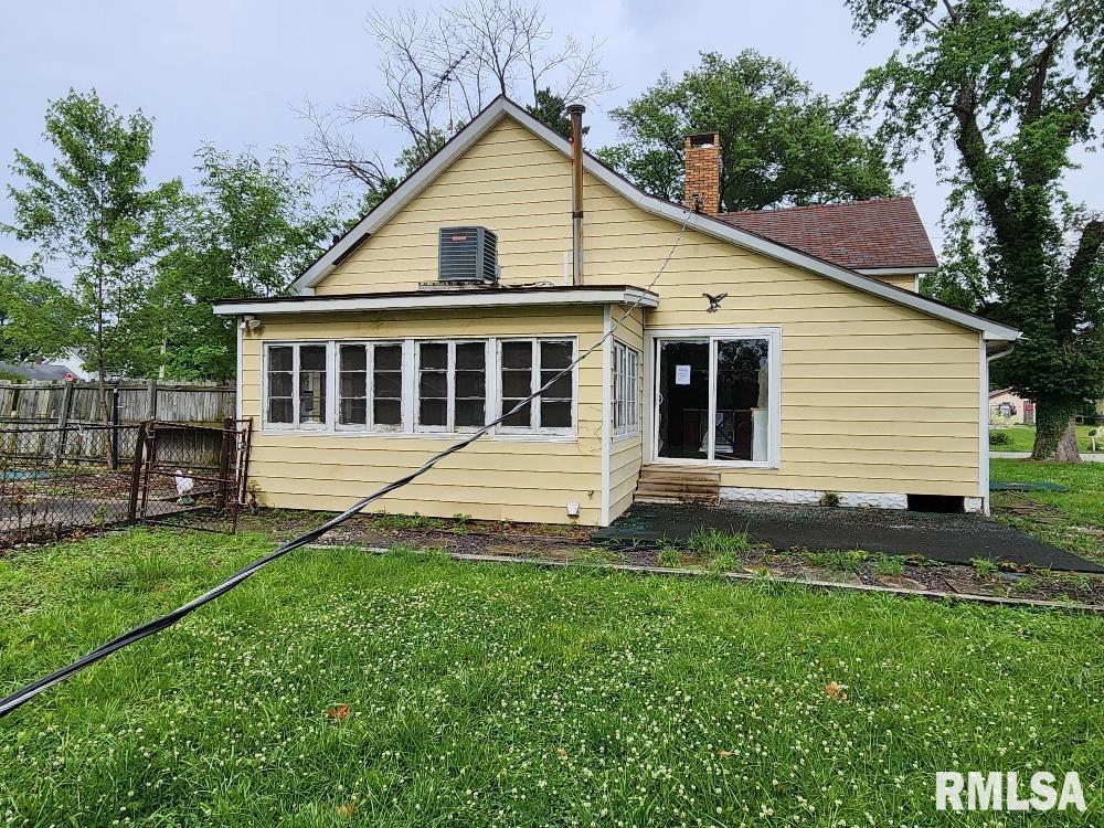 630 Church Street Xenia, IL 62899 - Photo 3 of 31