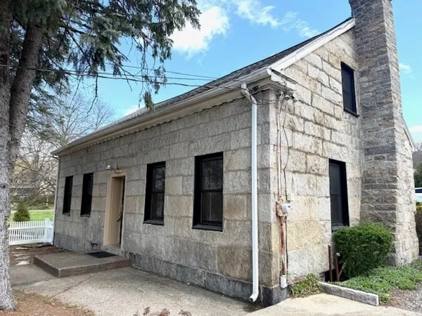 $399,900 | 2294 Providence Road, Northbridge, MA 01534