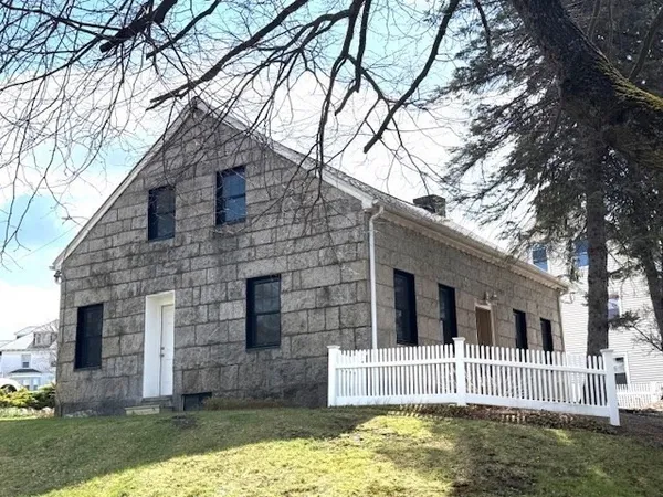 $399,900 | 2294 Providence Road, Northbridge, MA 01534