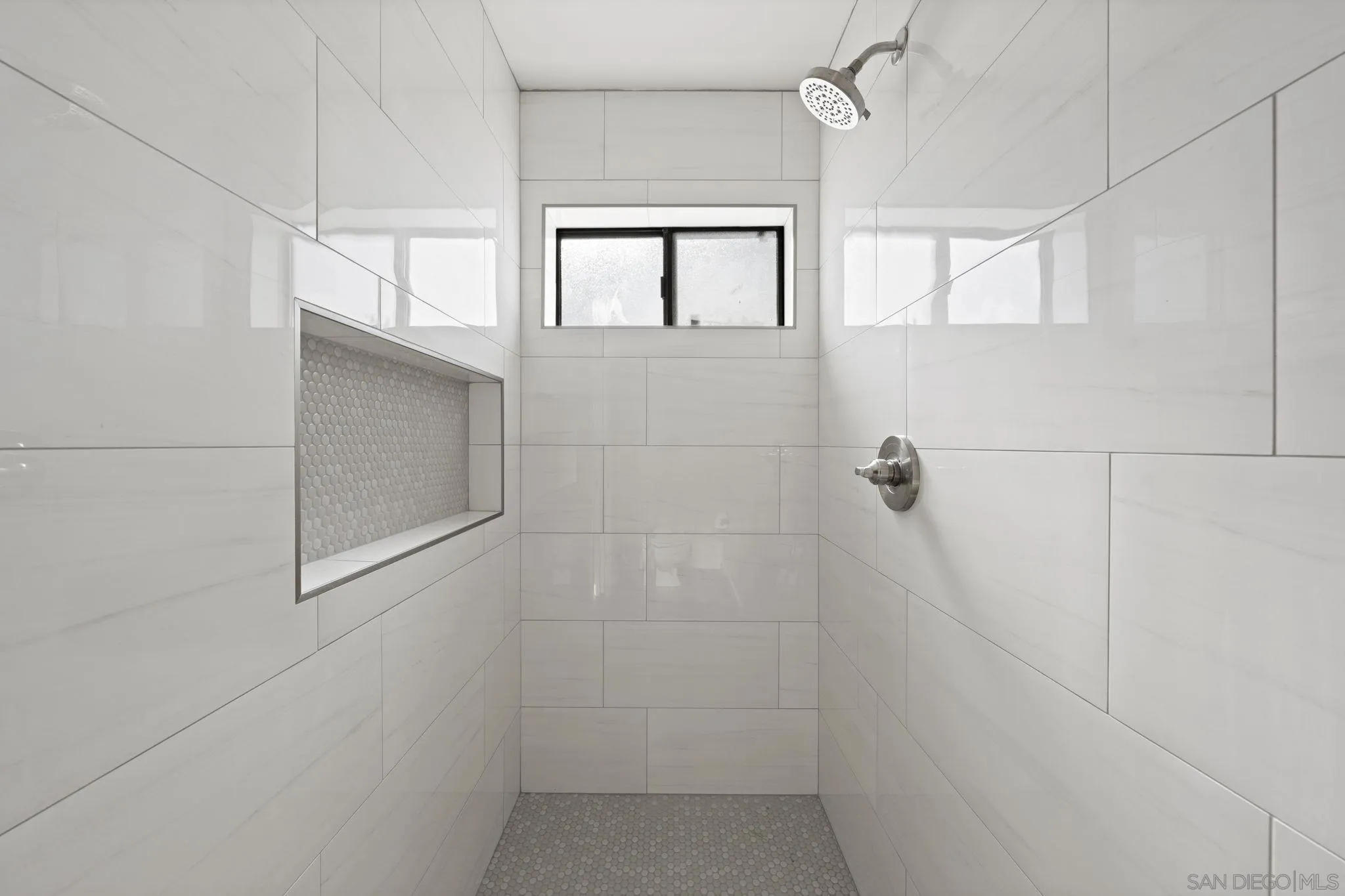 14725 Fieldview Way Poway, CA 92064 - Photo 27 of 67 a bathroom with a shower