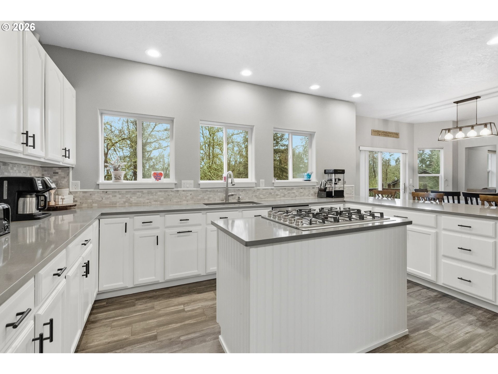 2728 Hallmark Lane Eugene, OR 97405 - Photo 13 of 48