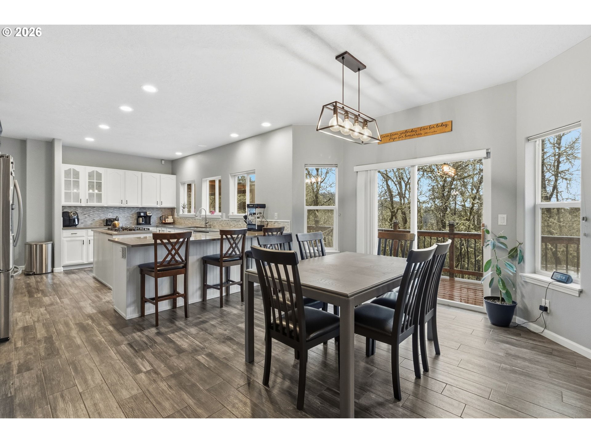 2728 Hallmark Lane Eugene, OR 97405 - Photo 9 of 48