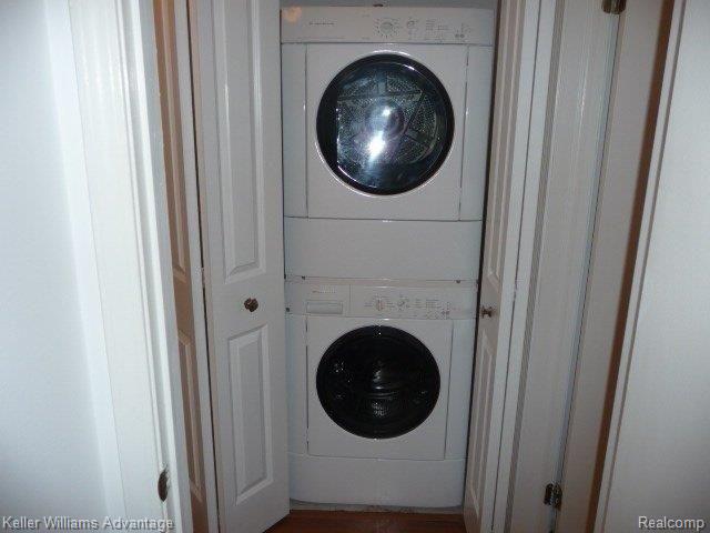 29624 Middlebelt Road, Unit 1903 Farmington, MI 48334 - Photo 10 of 12 Washer and Dryer