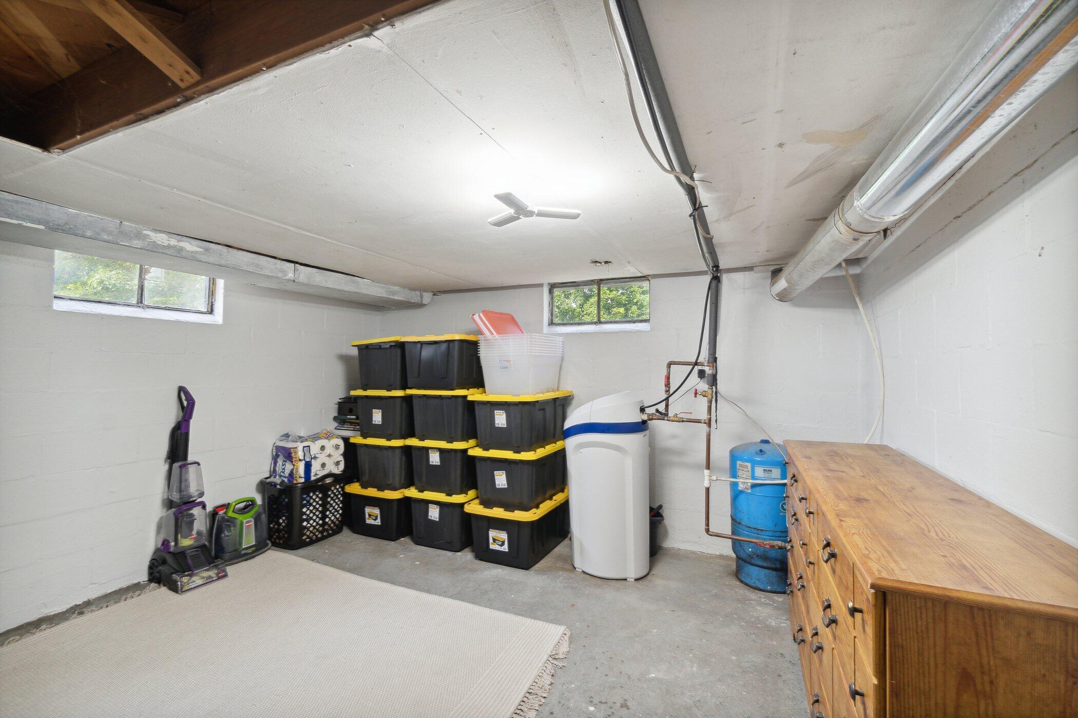 5505 Cooper Road Leslie, MI 49251 - Photo 22 of 33 5505-Cooper-Rd-Leslie-MI-49251-WindowSti