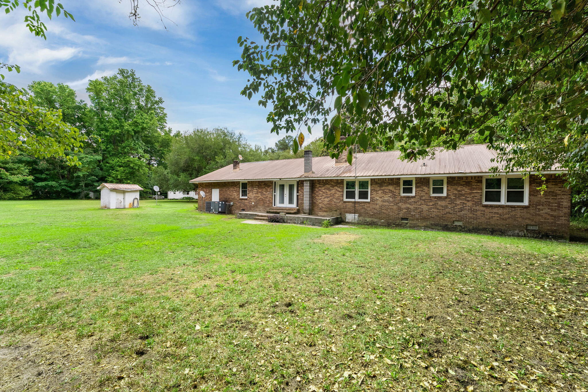 1147 Walter Road Bonneau, SC 29431 - Photo 29 of 31 39-web-or-mls-BARCLAY MEDIA CO.-40