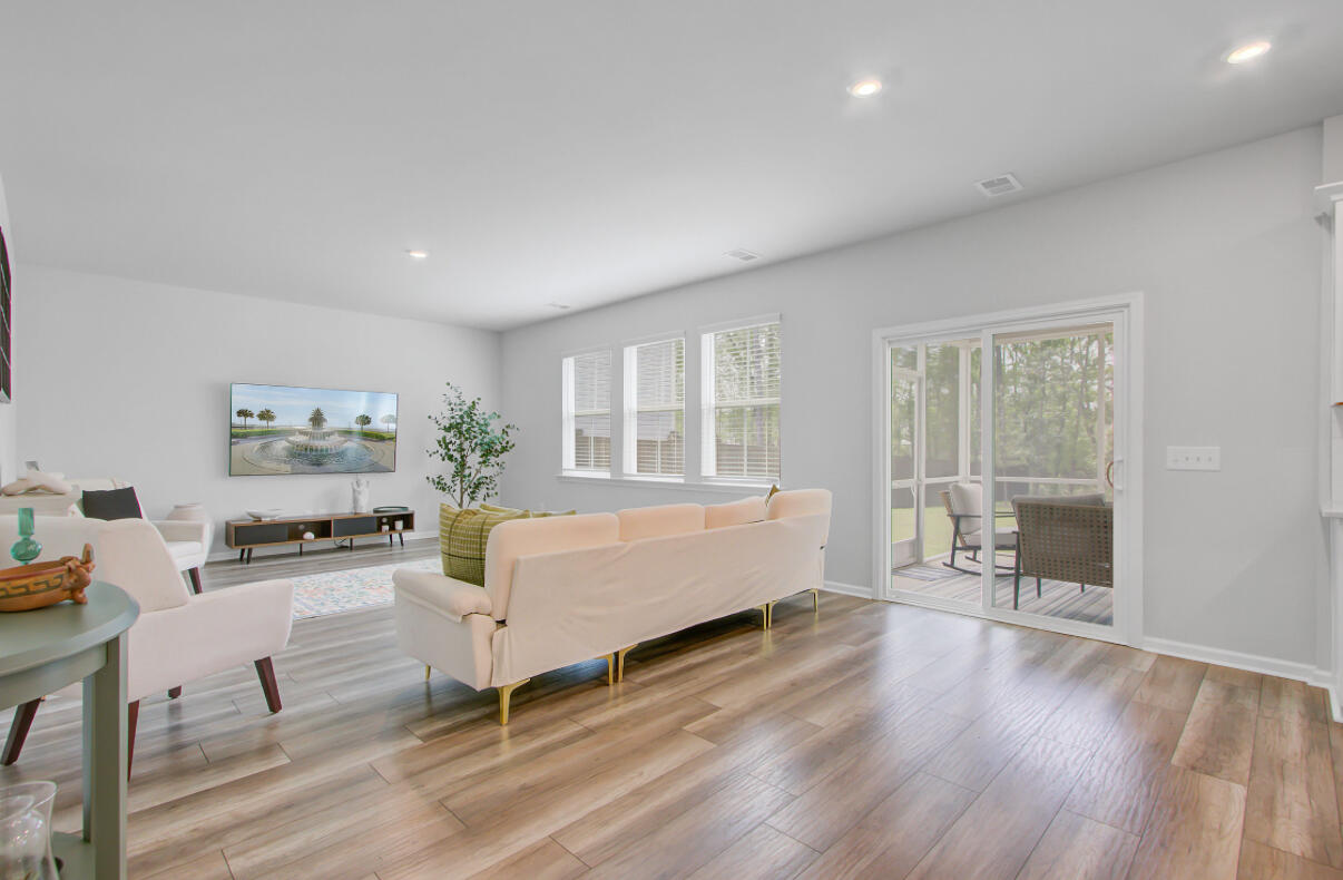 86 Red Blf Street Summerville, SC 29483 - Photo 5 of 48 Great Room (4)