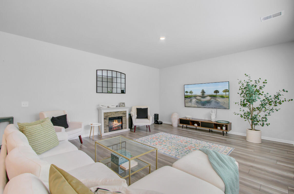 86 Red Blf Street Summerville, SC 29483 - Photo 6 of 48 Great Room