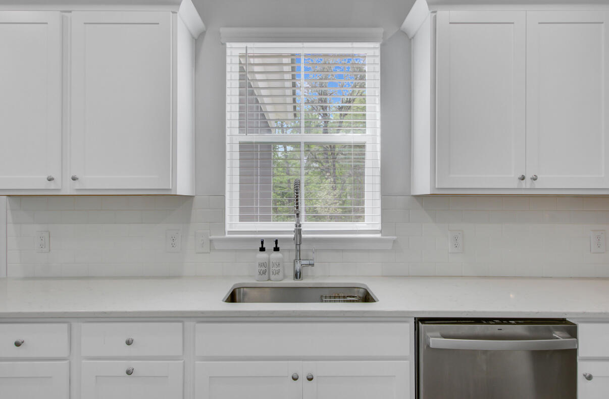 86 Red Blf Street Summerville, SC 29483 - Photo 9 of 48 Kitchen (4)