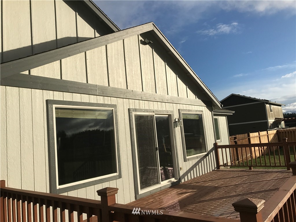 9220 Applegate Loop Southwest Rochester, WA 98579 - Photo 7 of 13