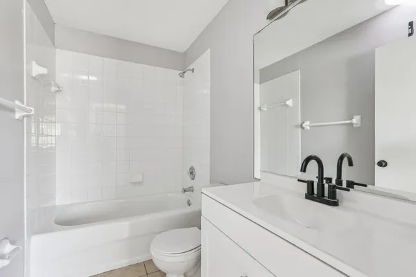 $2,800 | 7402 East Bank Drive, Unit 7402, Tampa, FL 33617