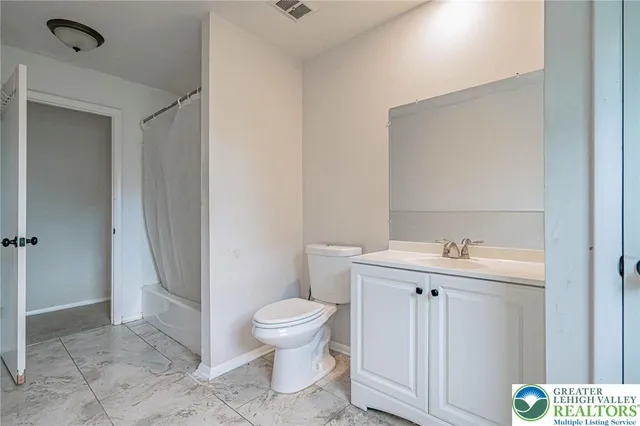 $345,000 | 7523 Franks Drive, Bath, PA 18014