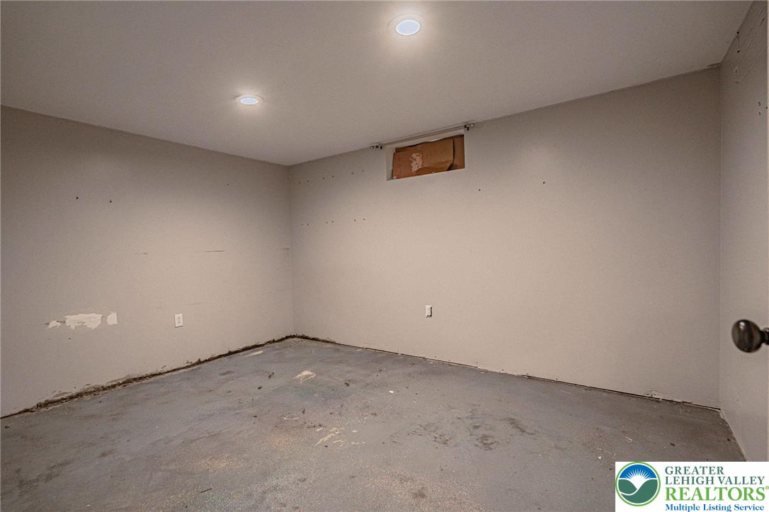 7523 Franks Drive Bath, PA 18014 - Photo 29 of 40 a view of an empty room