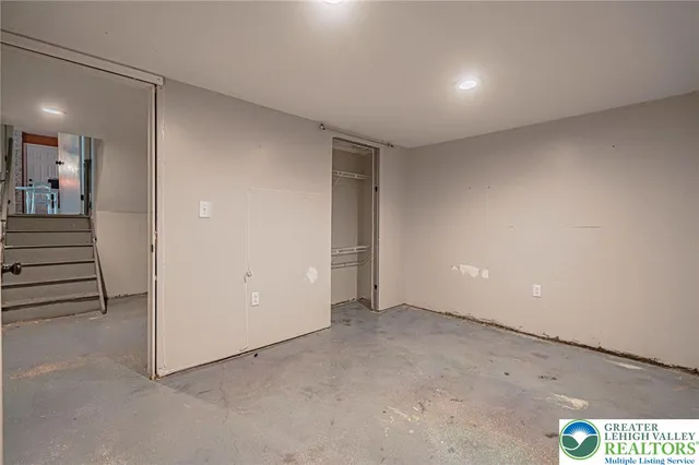 $345,000 | 7523 Franks Drive, Bath, PA 18014