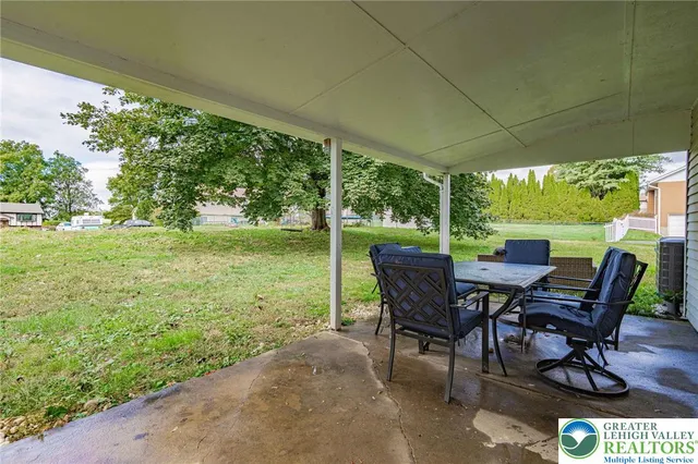 $345,000 | 7523 Franks Drive, Bath, PA 18014