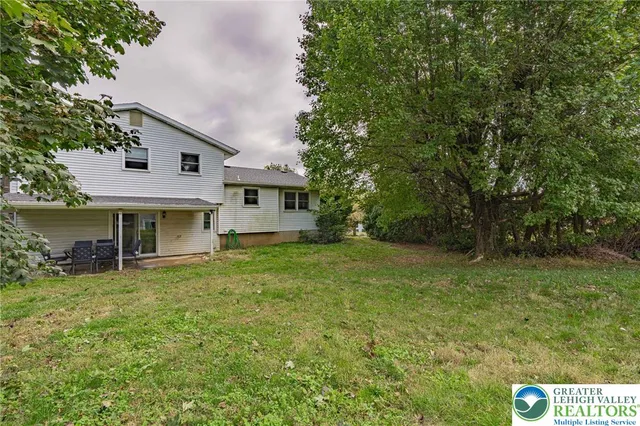 $345,000 | 7523 Franks Drive, Bath, PA 18014