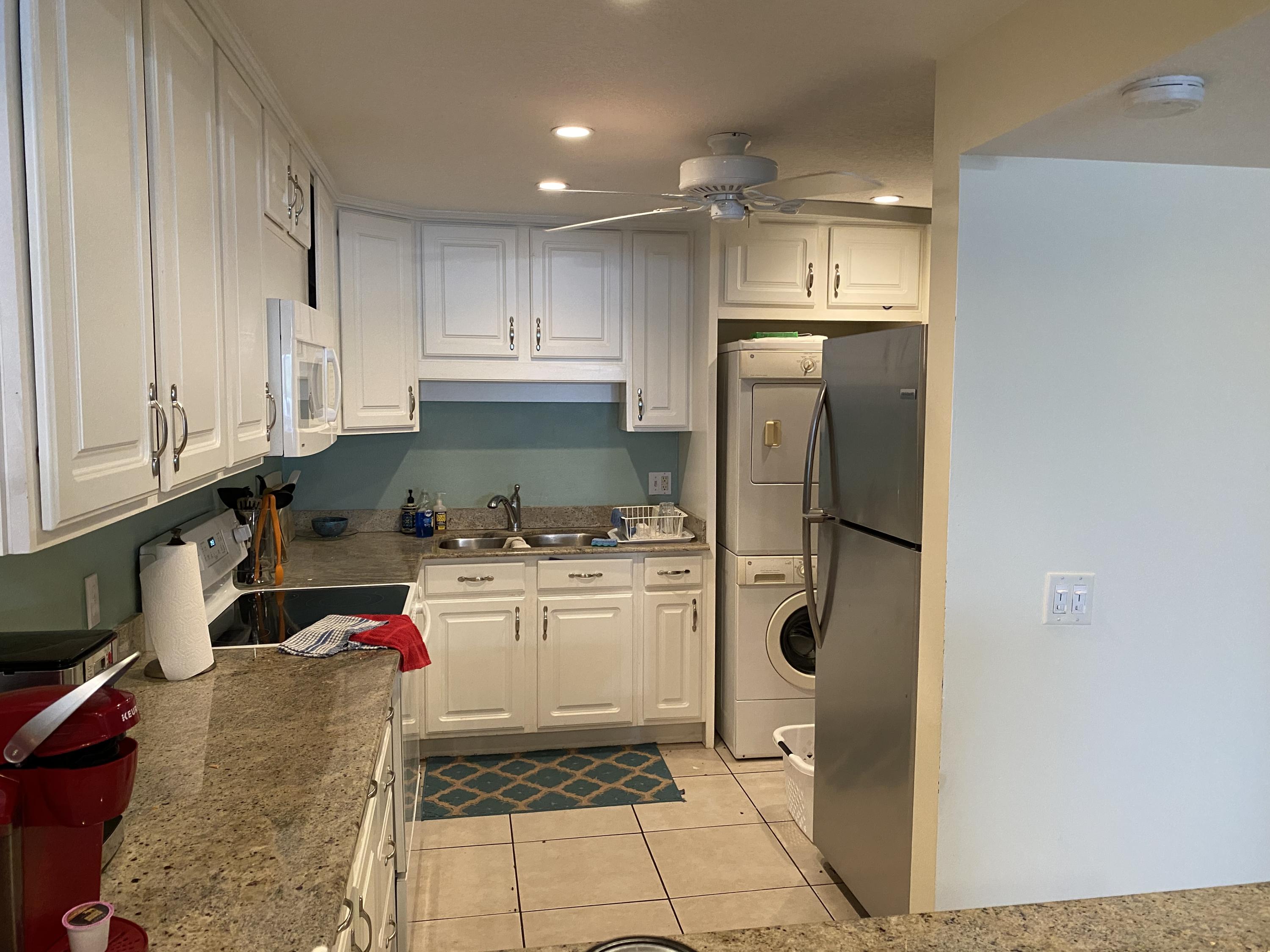 396 Golfview Road, Unit K North Palm Beach, FL 33408 - Photo 5 of 12 396 Kitchen