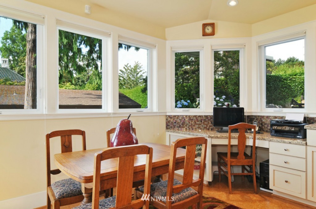 6649 Northeast Windermere Road Seattle, WA 98115 - Photo 11 of 25
