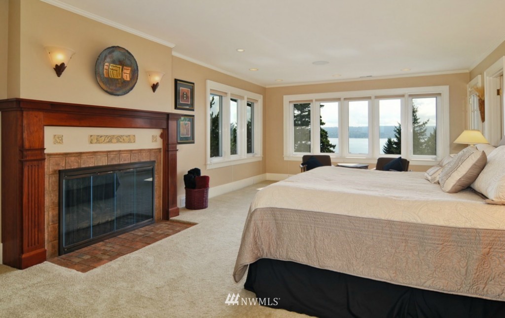 6649 Northeast Windermere Road Seattle, WA 98115 - Photo 13 of 25