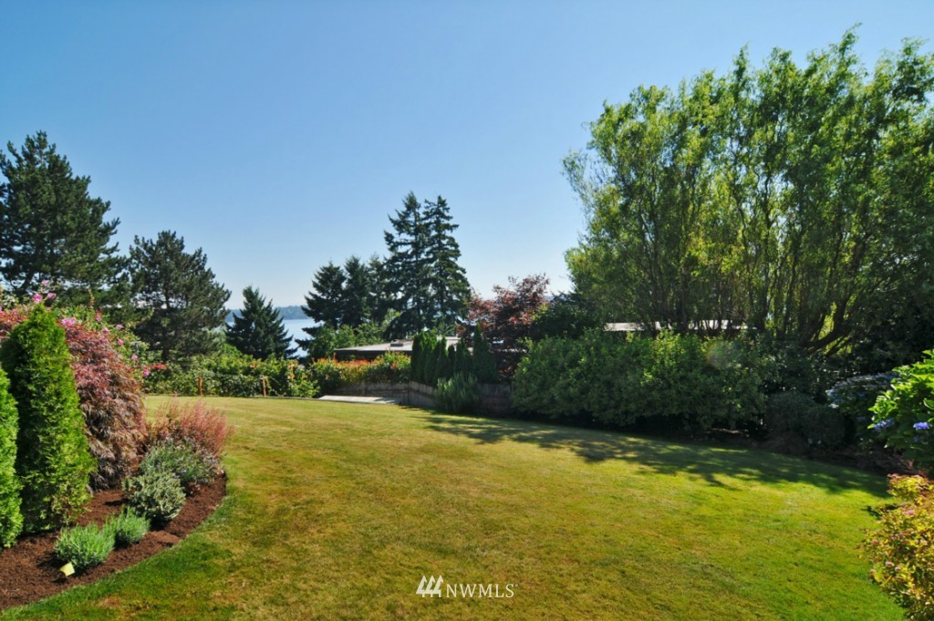 6649 Northeast Windermere Road Seattle, WA 98115 - Photo 22 of 25