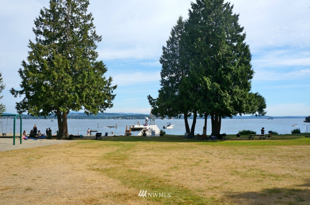6649 Northeast Windermere Road Seattle, WA 98115 - Photo 25 of 25