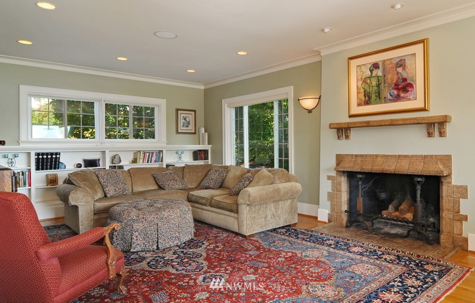 6649 Northeast Windermere Road Seattle, WA 98115 - Photo 6 of 25
