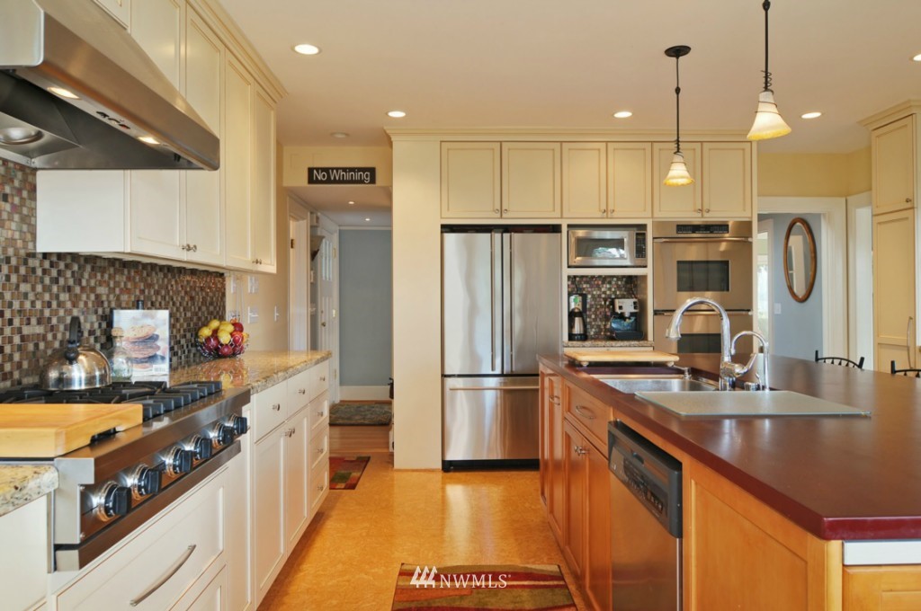 6649 Northeast Windermere Road Seattle, WA 98115 - Photo 9 of 25