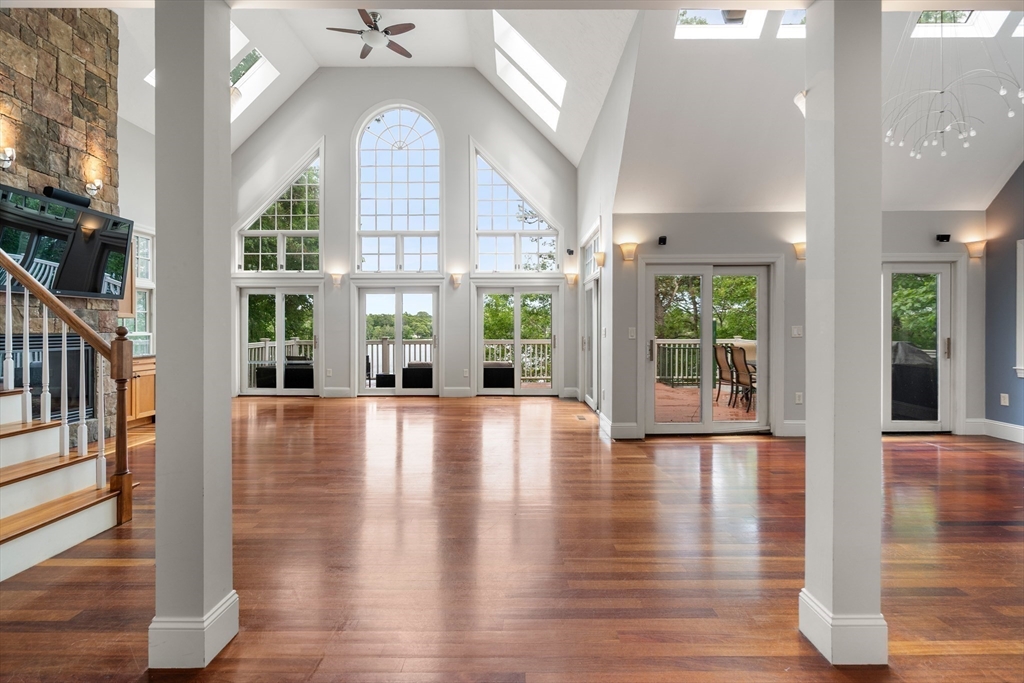 10 Shore Road Plymouth, MA 02360 - Photo 4 of 42