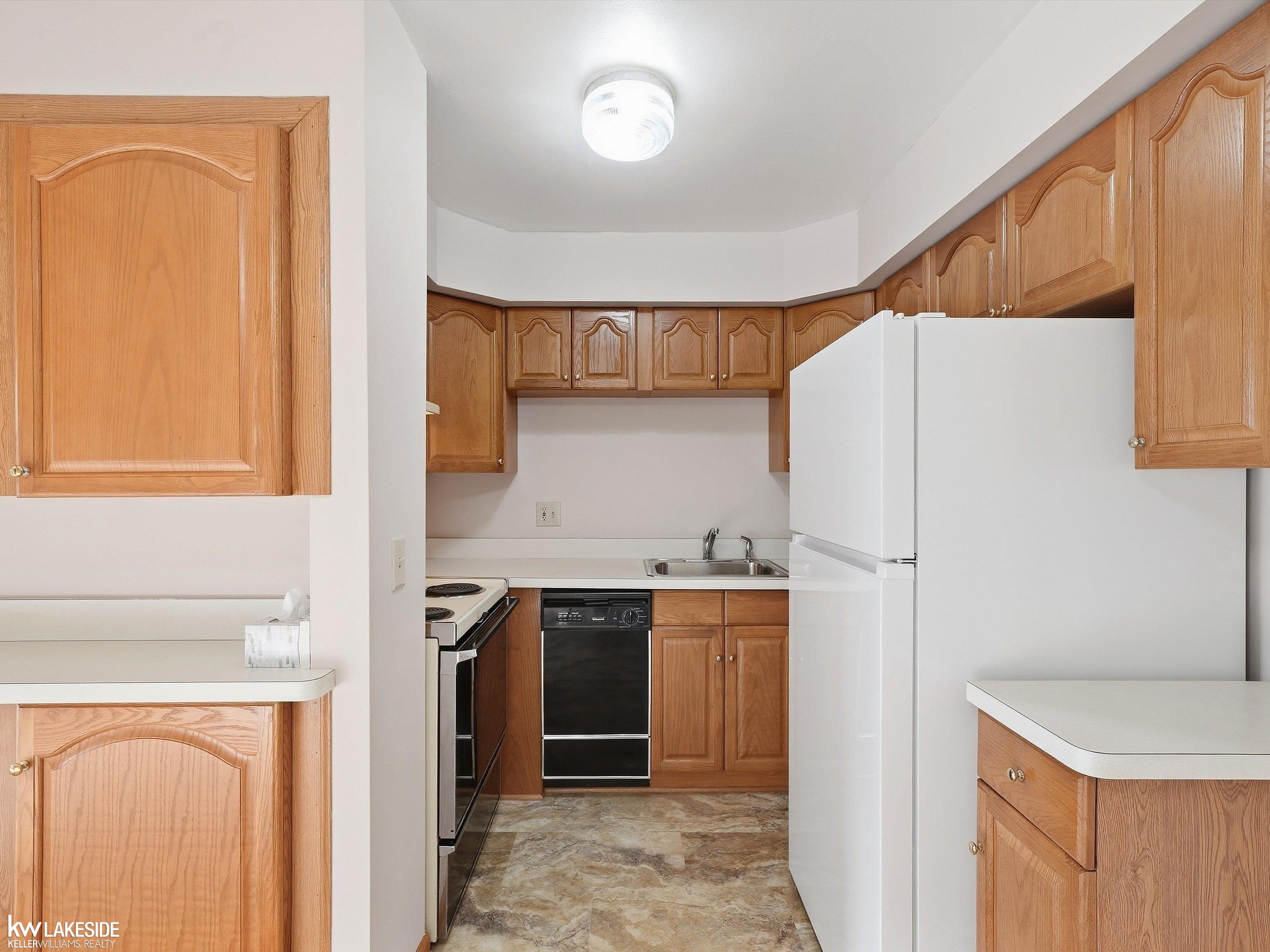 29313 Hayes Road, Unit 35 Warren, MI 48088 - Photo 9 of 23 Gallery Image 9