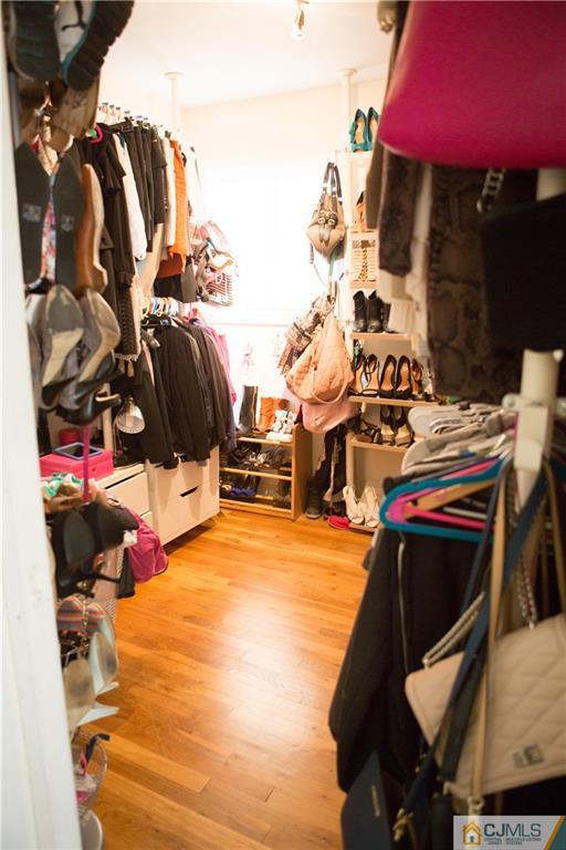 61 Hickory Street Edison, NJ 08817 - Photo 11 of 24 Gallery Image 11