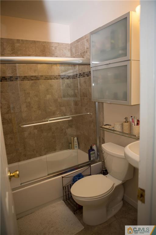 61 Hickory Street Edison, NJ 08817 - Photo 12 of 24 Gallery Image 12
