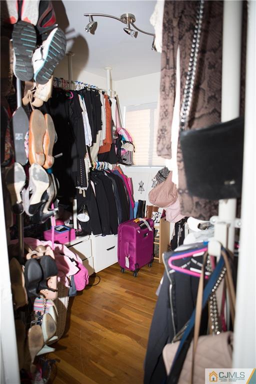 61 Hickory Street Edison, NJ 08817 - Photo 16 of 24 Gallery Image 16