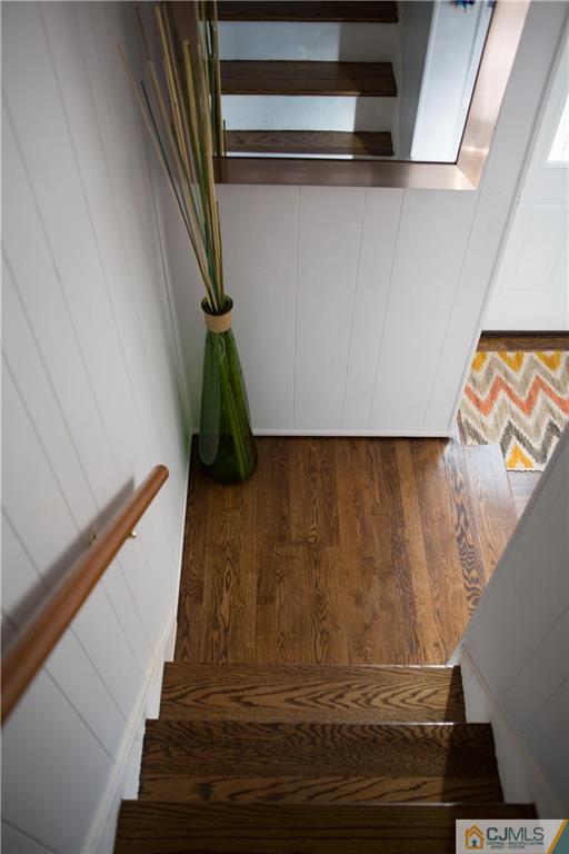 61 Hickory Street Edison, NJ 08817 - Photo 8 of 24 Gallery Image 8