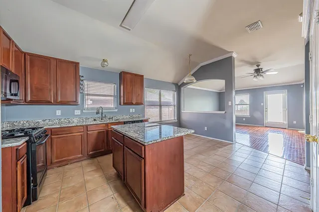 $2,600 | 8115 Guadalupe Road, Arlington, TX 76002