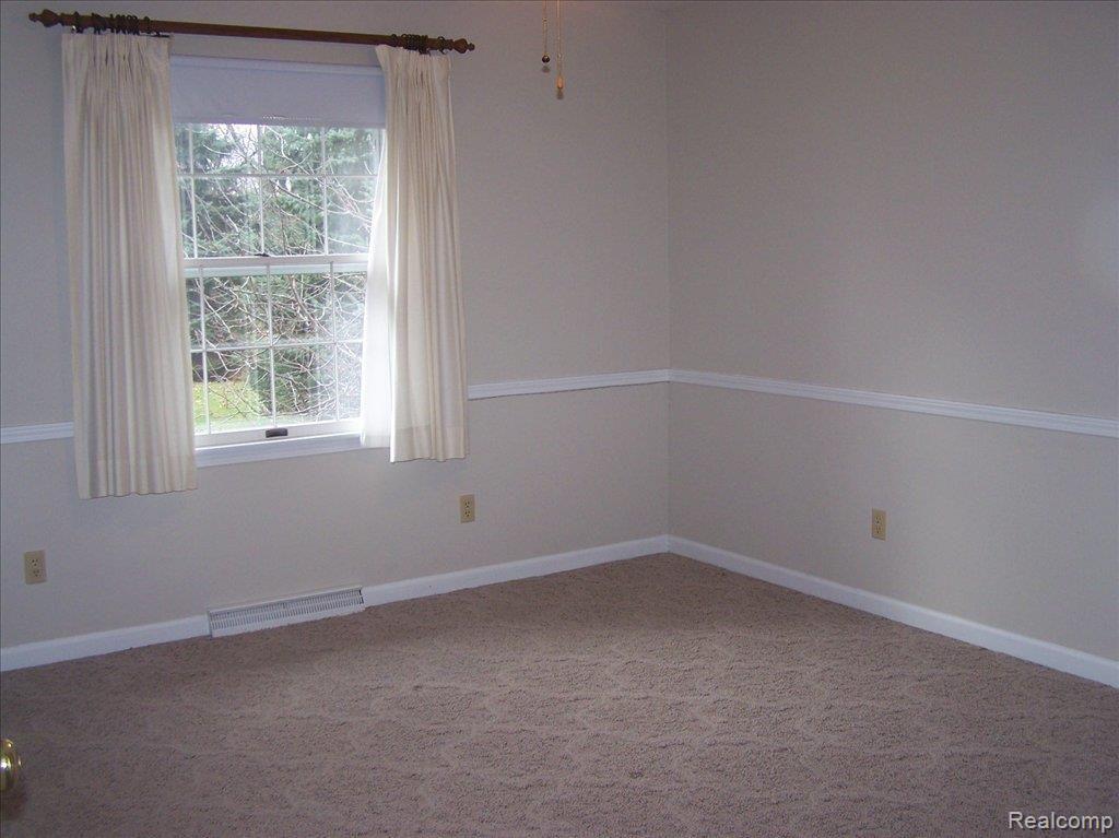 3300 Norton Road Howell, MI 48843 - Photo 8 of 18 MASTER BEDROOM