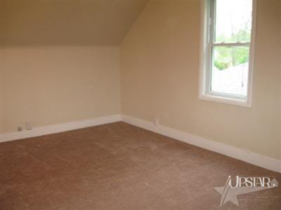 910 Adams Street Decatur, IN 46733 - Photo 3 of 9